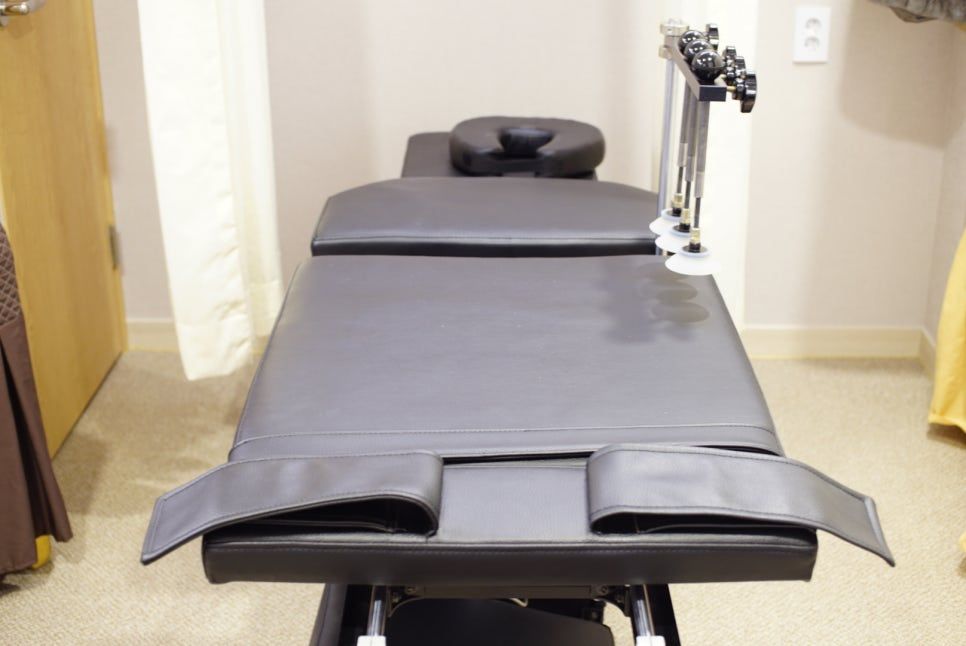 교통사고 허리 통증 요추견인 치료 베드